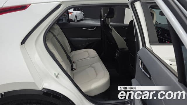 Kia Niro 2023 — Şəkil 11/20