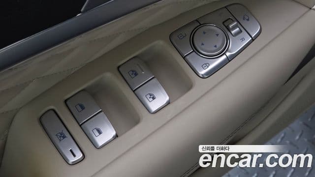 Genesis G70 2019 — ფოტო 10/33