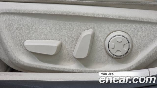 Genesis G70 2019 — ფოტო 21/33