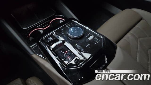 BMW 5 Series 2025 — Фото 9/20