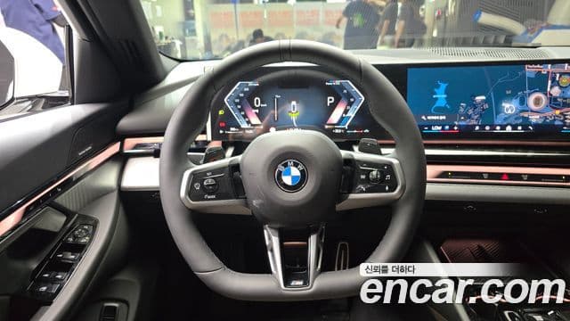 BMW 5 Series 2025 — Фото 13/20