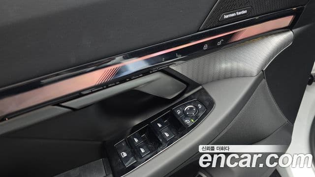 BMW 5 Series 2025 — Фото 19/20
