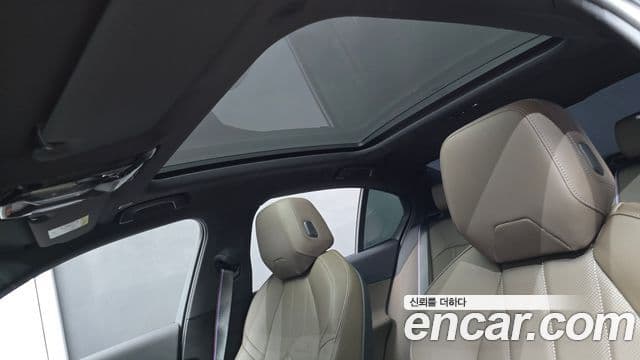 BMW 5 Series 2025 — Şəkil 29/31