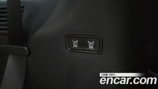 Hyundai Santa Fe 2025 — ფოტო 17/20