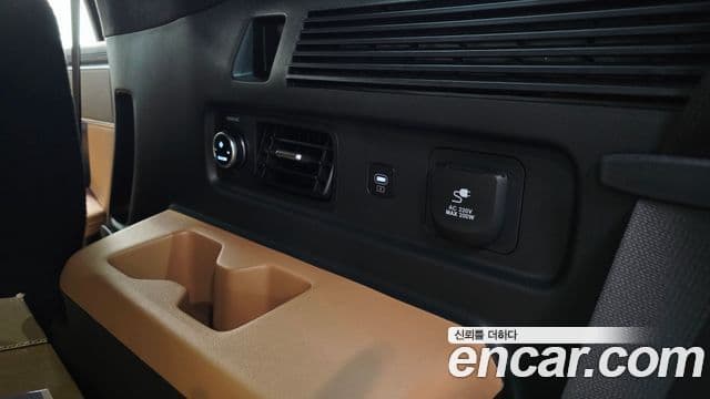 Hyundai Santa Fe 2025 — ფოტო 19/20