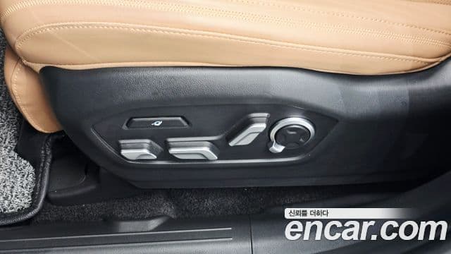 Hyundai Santa Fe 2025 — Photo 6/40