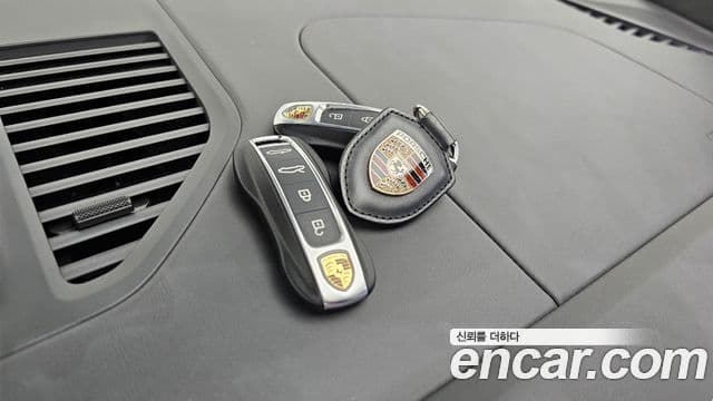 Porsche 911 2021 — Şəkil 17/37
