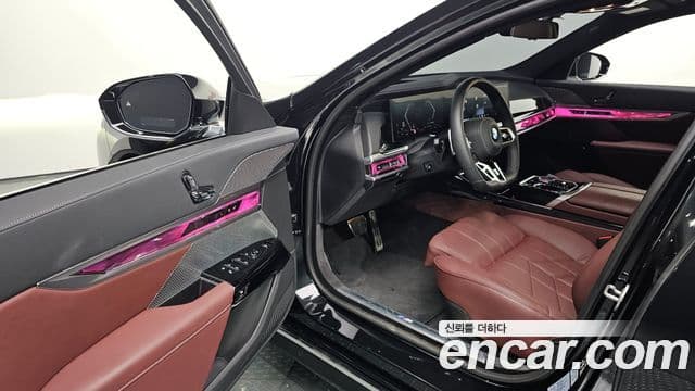 BMW 7 Series 2025 — Photo 30/31