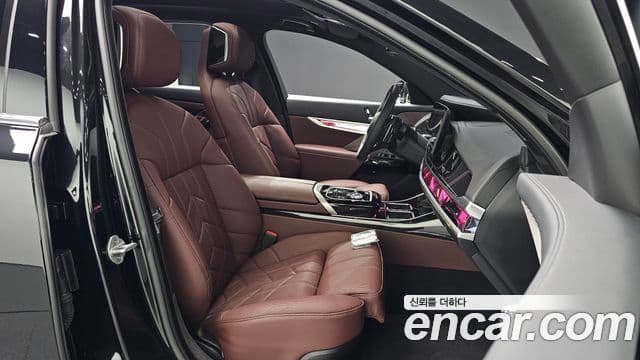 BMW 7 Series 2025 — Photo 18/31