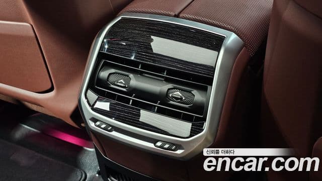 BMW 7 Series 2025 — Photo 7/31