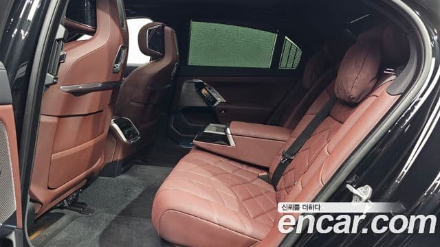 BMW 7 Series 2025 — Photo 27/31