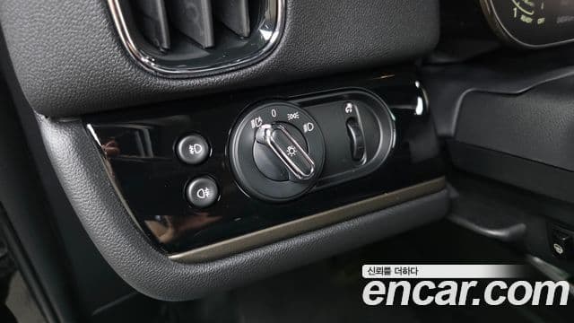 Mini Cooper Countryman 2023 — ფოტო 17/20