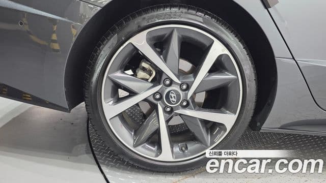 Hyundai Sonata 2021 — ფოტო 5/20