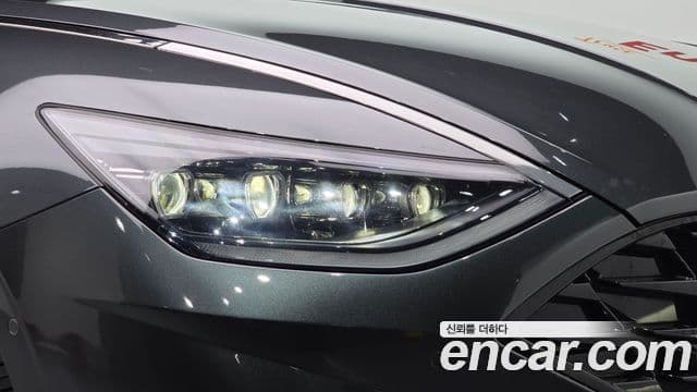 Hyundai Sonata Hybrid 2021 — Şəkil 16/36