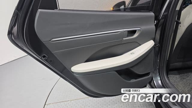 Hyundai Sonata Hybrid 2021 — Şəkil 11/36
