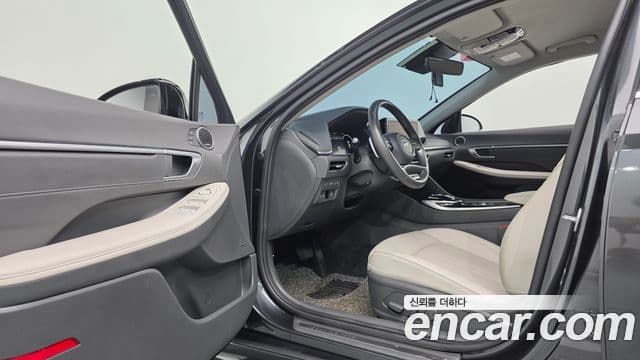 Hyundai Sonata Hybrid 2021 — Şəkil 24/36
