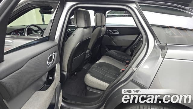 Land Rover Range Rover Velar 2019 — Фото 11/20