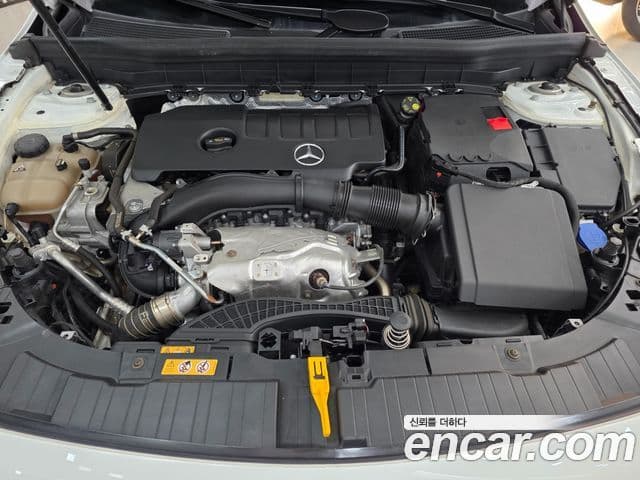 Mercedes-Benz GLB-Class 2022 — Фото 5/20