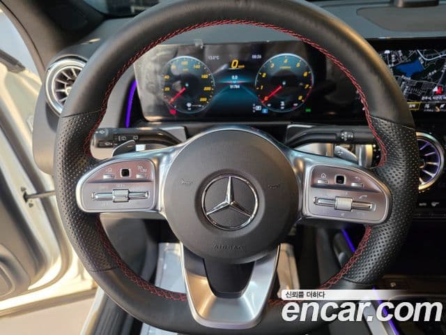 Mercedes-Benz GLB-Class 2022 — Фото 14/20