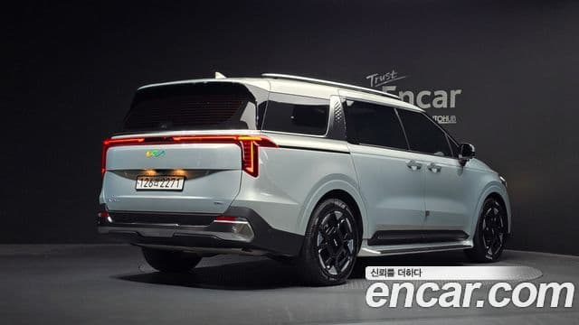 Kia Carnival 2024 — Фото 2/20
