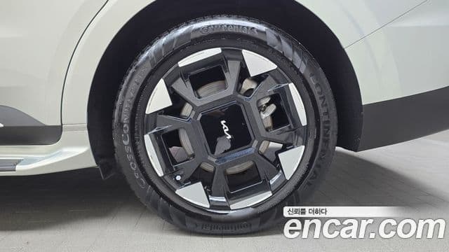 Kia Carnival 2024 — Photo 8/39