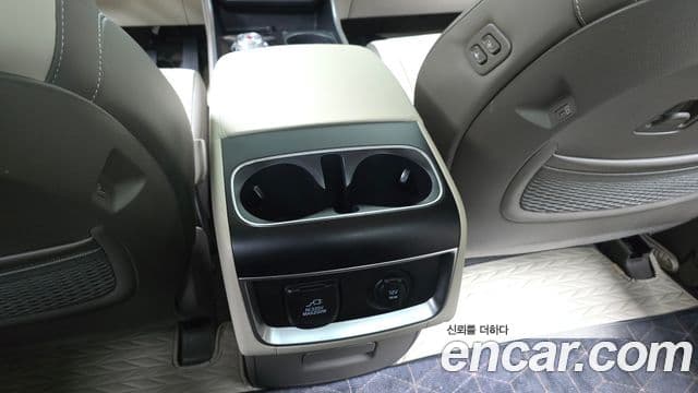 Kia Carnival 2024 — Photo 23/39