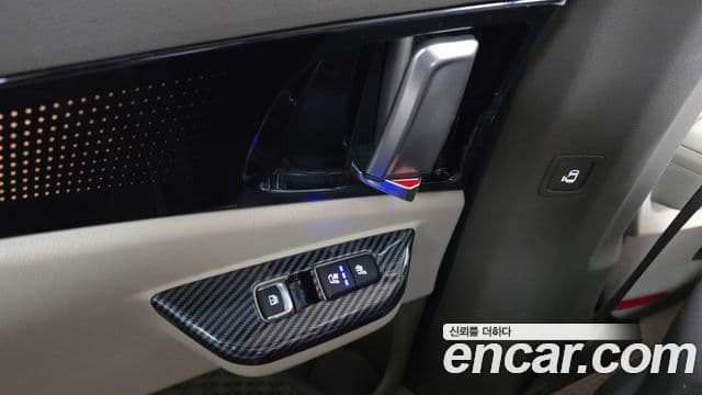 Kia Carnival 2024 — Photo 20/39