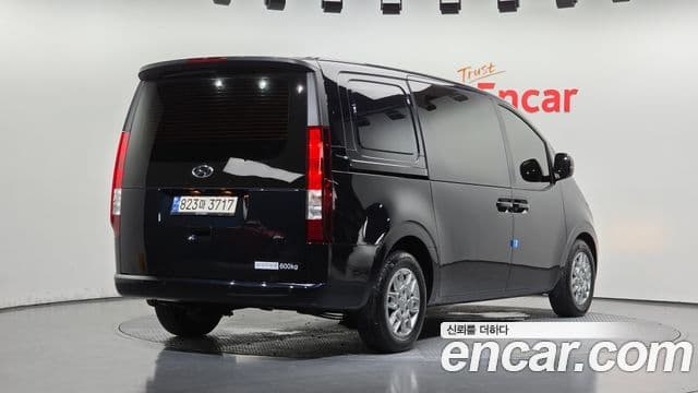 Hyundai Staria 2023 — Фото 2/20