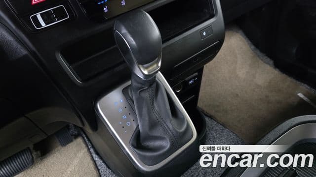 Hyundai Staria 2023 — Фото 9/20