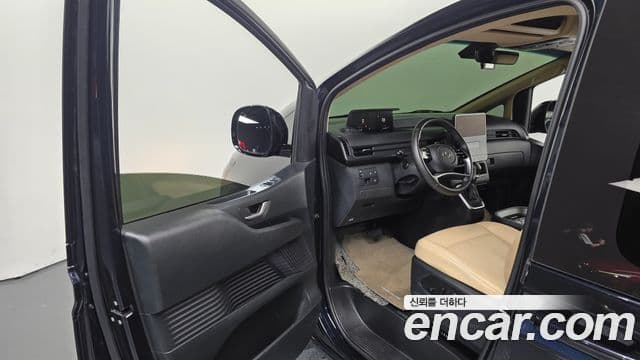 Hyundai Staria 2023 — Фото 10/20