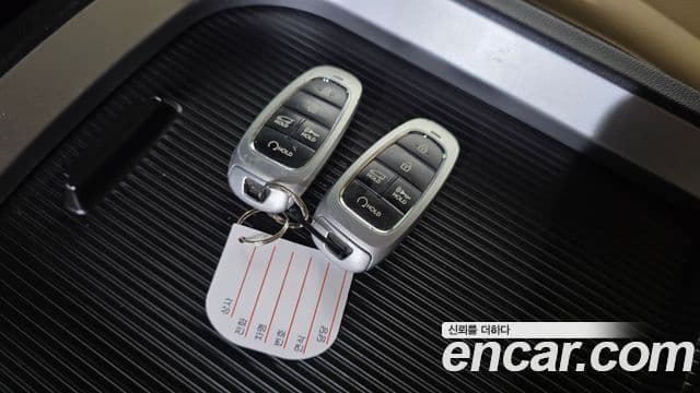 Hyundai Staria 2023 — Фото 16/20