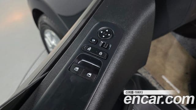 Hyundai Staria 2023 — Фото 19/20