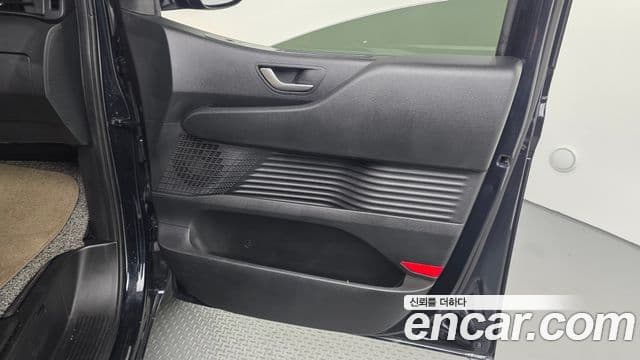Hyundai Staria 2023 — Photo 12/30