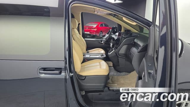 Hyundai Staria 2023 — Photo 26/30