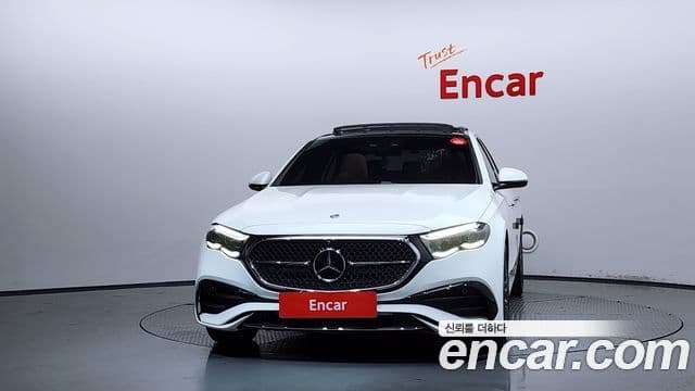 Mercedes-Benz E-Class 2025 — Фото 2/20