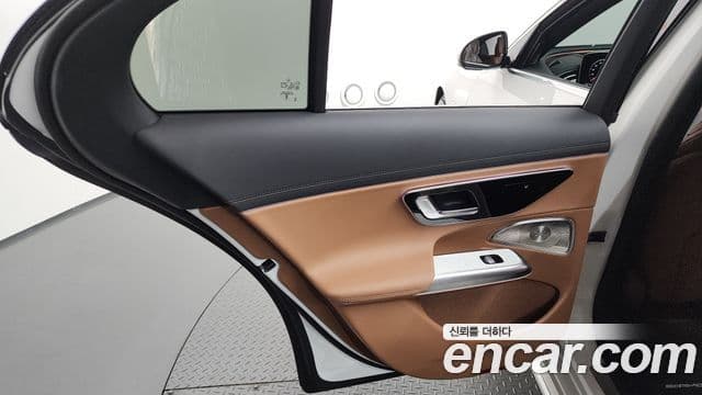 Mercedes-Benz E-Class 2025 — Şəkil 22/34