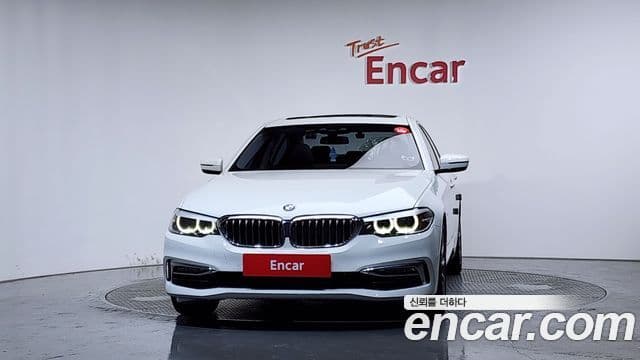 BMW 5 Series 2018 — ფოტო 3/20