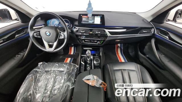 BMW 5 Series 2018 — ფოტო 7/20