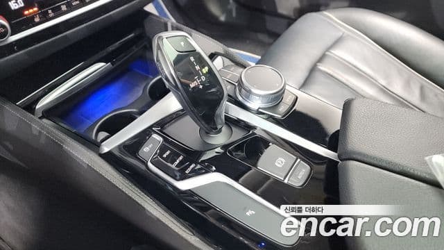 BMW 5 Series 2018 — фото 9 из 20