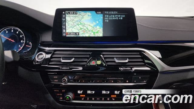 BMW 5 Series 2018 — ფოტო 12/20