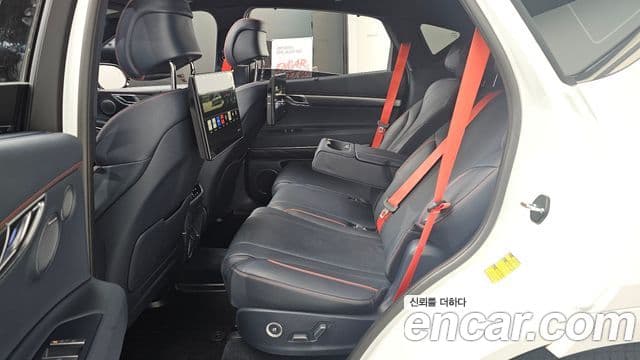 Genesis GV80 Coupe 2024 — Фото 12/20