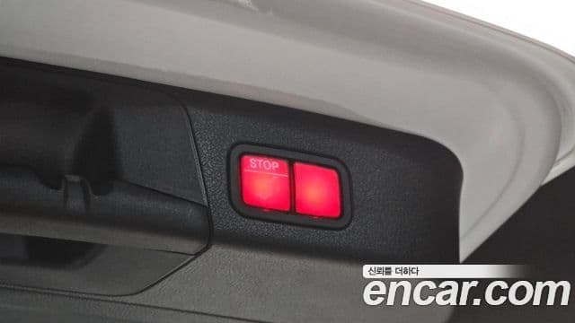 Mercedes-Benz GLB-Class 2023 — Şəkil 18/34