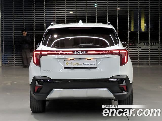 Kia Seltos 2023 — ფოტო 2/20
