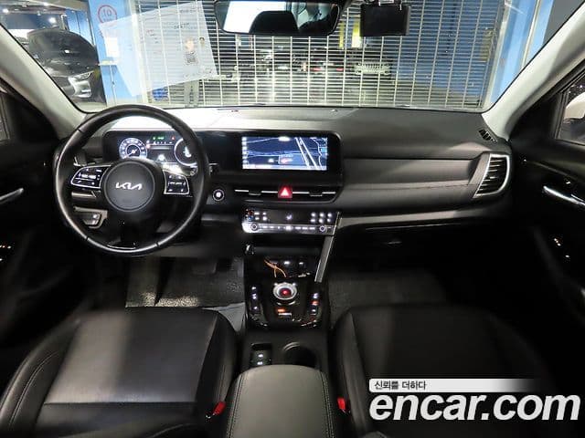Kia Seltos 2023 — ფოტო 4/20