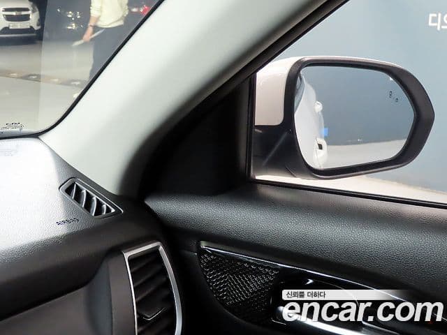 Kia Seltos 2023 — ფოტო 16/20