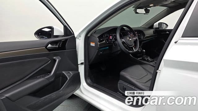 Volkswagen Jetta 2021 — Şəkil 10/20