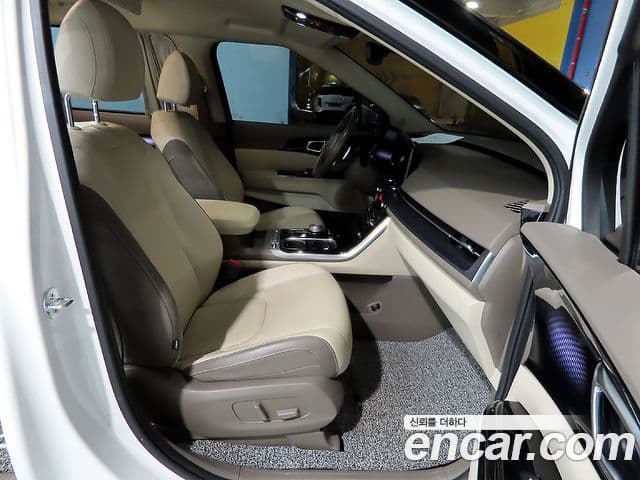 Kia Carnival 2023 — Şəkil 15/20