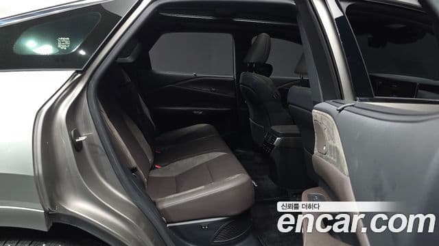 Lexus RX350h 2023 — Фото 12/20