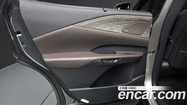 Lexus RX350h 2023 — Photo 28/35