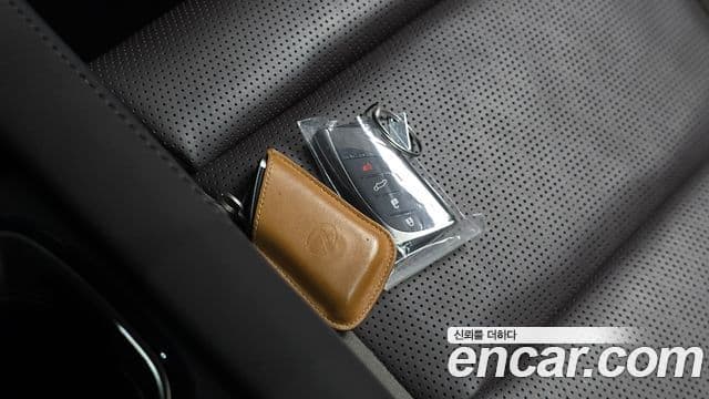 Lexus RX350h 2023 — Photo 27/35